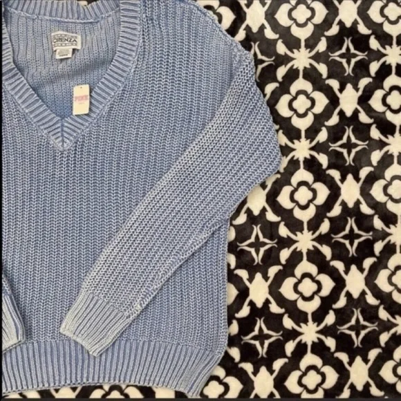 HP✨Pink Victoria’s Secret Fishermen V-Neck Sweater - Picture 2 of 7